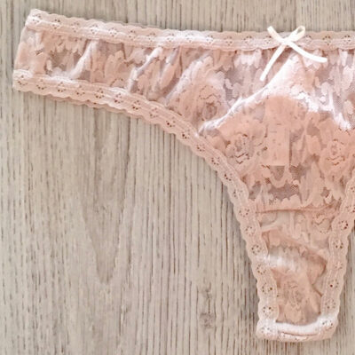 Tanga moño beige 2