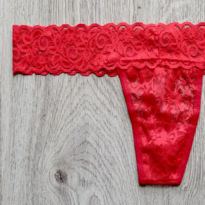 Tanga encaje roja 2
