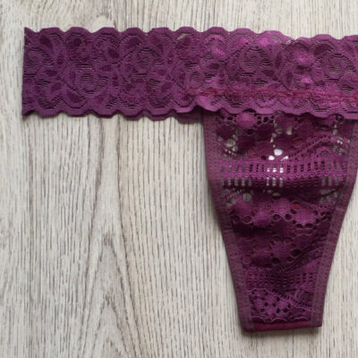 Tanga encaje uva 2