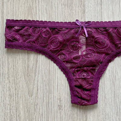 Tanga moño morada 2