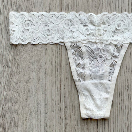 Tanga encaje crudo 2