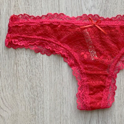 Tanga moño rojo 2