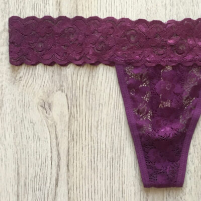 Tanga encaje uva 2
