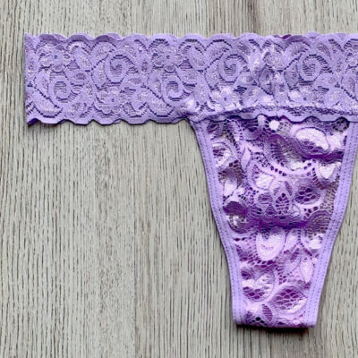Tanga encaje lila 2