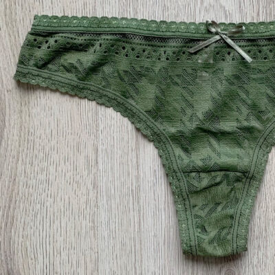 Tanga moño verde 2.