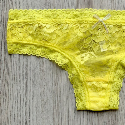 Tanga moño amarillo s2